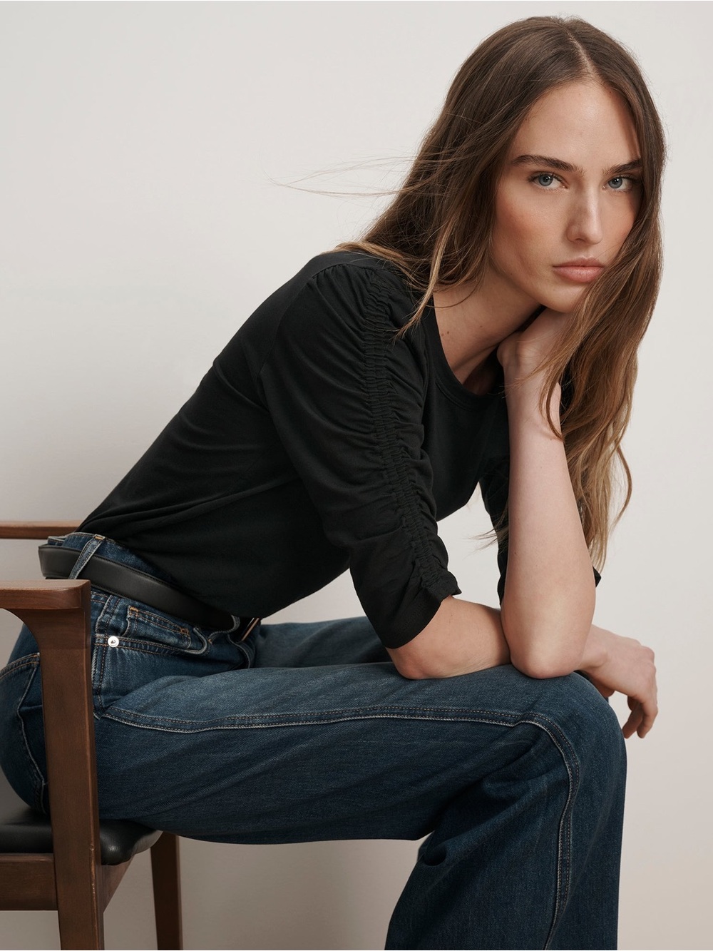 Veronica Beard Waldorf Ruched-Sleeve T-Shirt | Black | Large